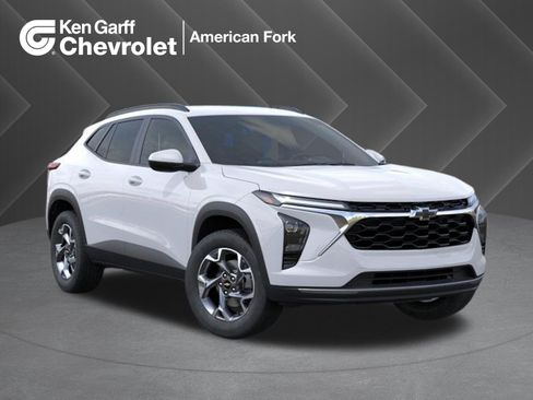 New 2026 Chevrolet Trax LT w/ LT Convenience Package FWD image 1