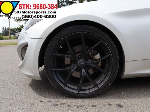 Used 2013 Hyundai Genesis 2.0T RWD image 19