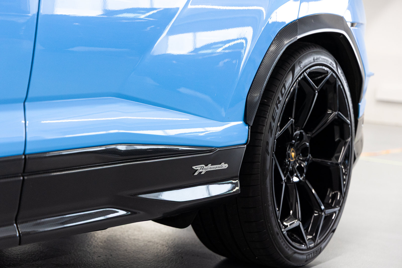 Used 2024 Lamborghini Urus Performante AWD/4WD image 21