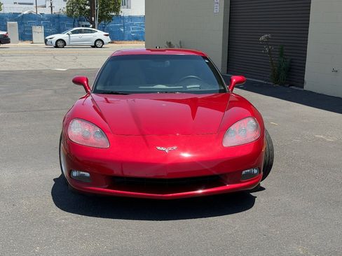 Used 2005 Chevrolet Corvette Coupe w/ Preferred Equipment Group RWD image 5