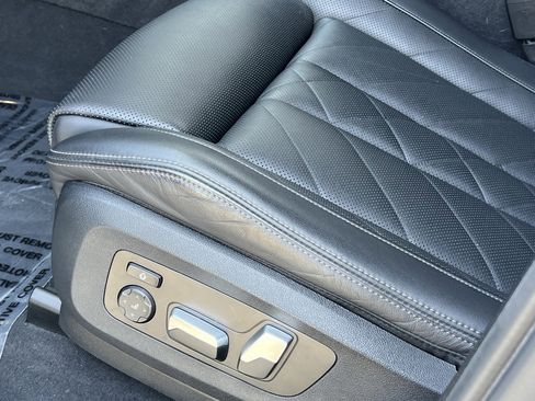 Used 2023 BMW X6 xDrive40i w/ Premium Package image 33