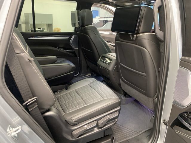 Used 2025 Cadillac Escalade V w/ LPO, ONYX Package AWD/4WD image 21