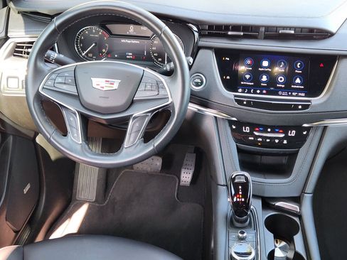 Used 2023 Cadillac XT5 Luxury FWD image 8
