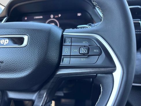 Certified 2024 Jeep Grand Cherokee Limited AWD/4WD image 27