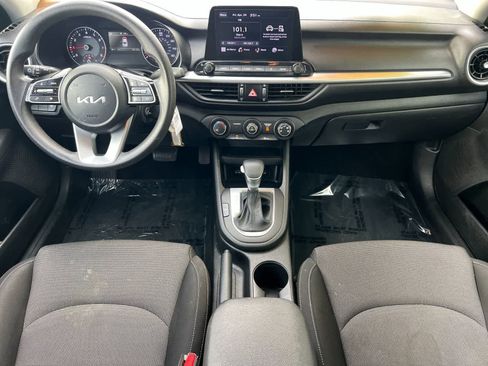 Used 2023 Kia Forte LXS FWD image 4