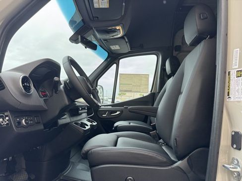 New 2025 Mercedes-Benz Sprinter 2500 image 2