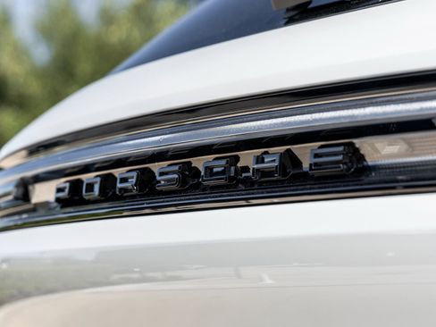 Certified 2025 Porsche Cayenne image 15