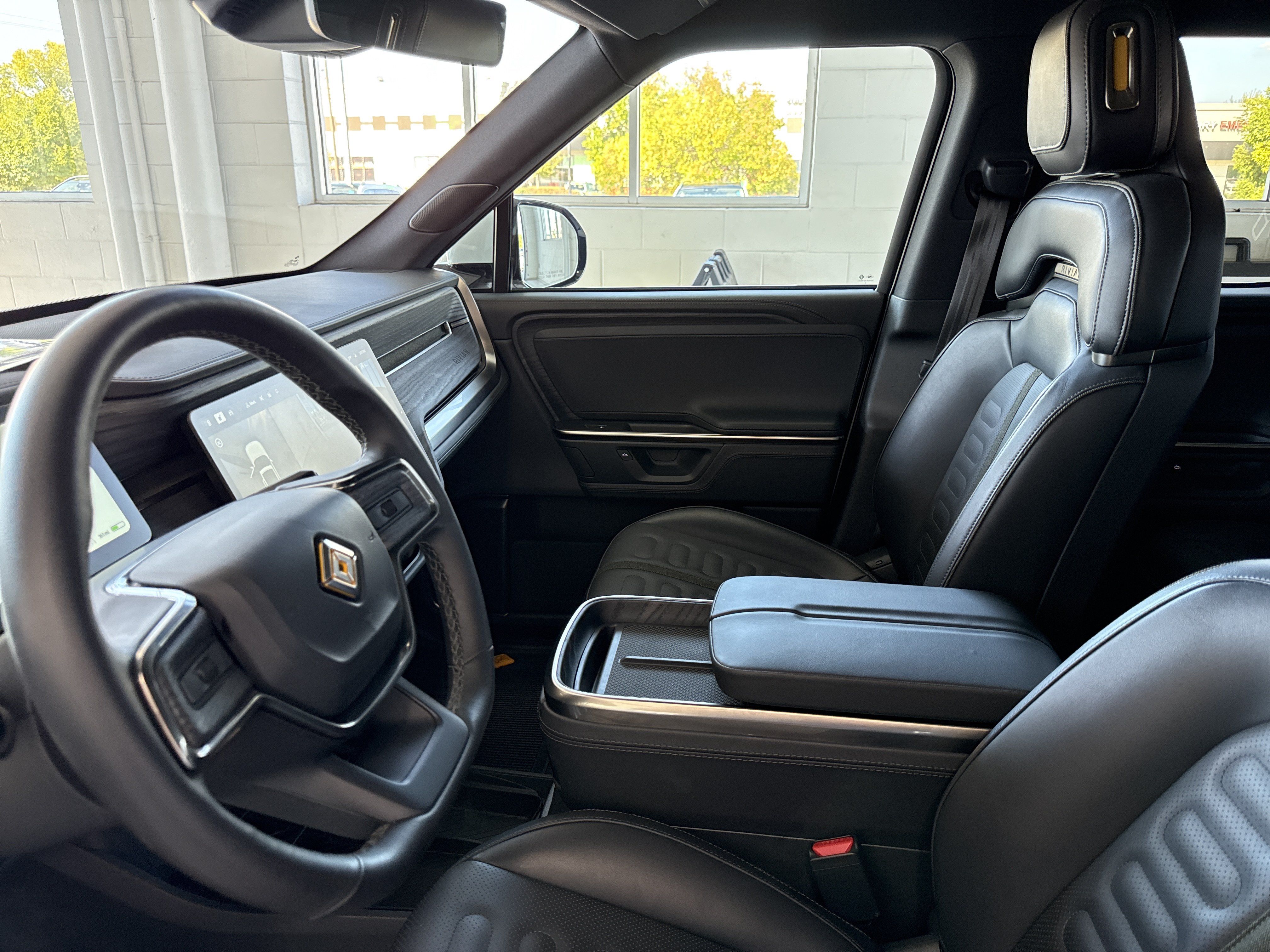 Used 2025 Rivian R1T Adventure Dual AWD/4WD image 19