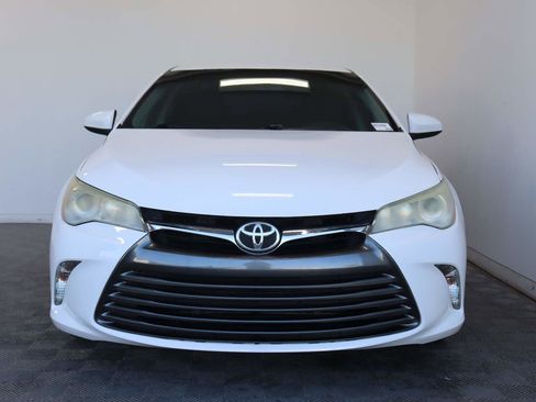 Used 2016 Toyota Camry LE FWD image 2