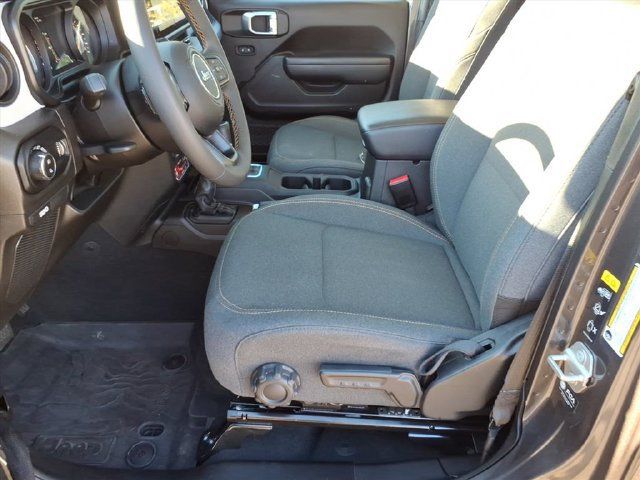 Used 2024 Jeep Gladiator Sport AWD/4WD image 11