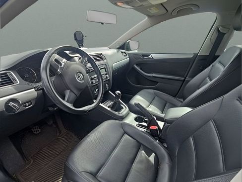 Used 2013 Volkswagen Jetta SE FWD image 9