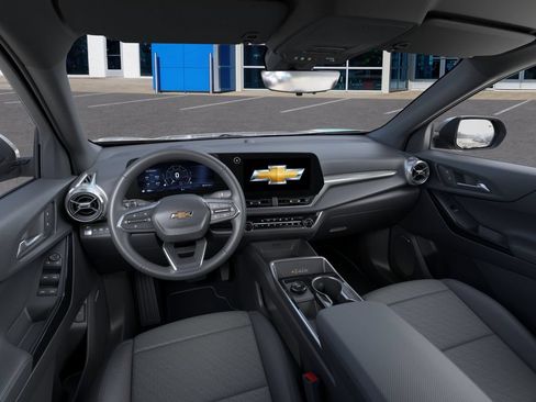New 2026 Chevrolet Equinox LT w/ Convenience Package II AWD/4WD image 17