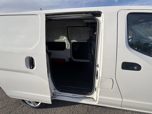 Used 2019 Nissan NV200 SV w/ Back Door Glass Package image 7