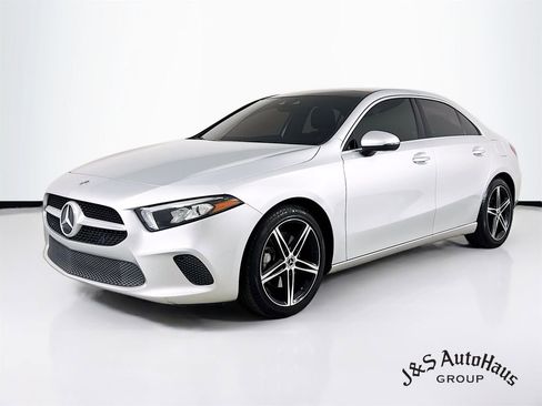 Used 2020 Mercedes-Benz A 220 4MATIC image 3