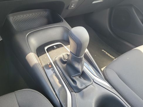 Used 2025 Toyota Corolla LE FWD image 28
