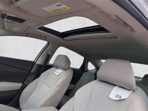 New 2025 Honda Accord SE image 18