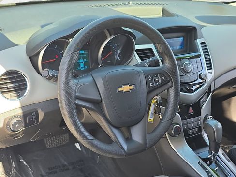 Used 2014 Chevrolet Cruze LS FWD image 18