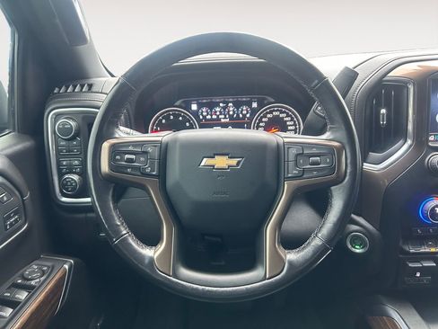 Used 2022 Chevrolet Silverado 1500 High Country w/ Technology Package AWD/4WD image 14