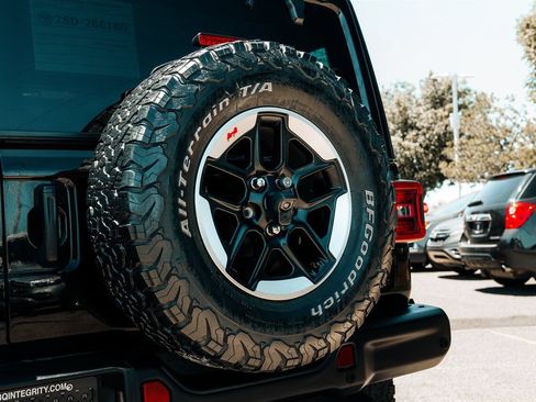 Used 2021 Jeep Wrangler Unlimited Rubicon AWD/4WD image 17