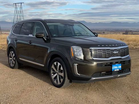 Used 2021 Kia Telluride EX w/ EX Premium Package image 2