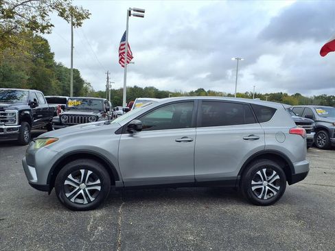 Used 2018 Toyota RAV4 LE image 24
