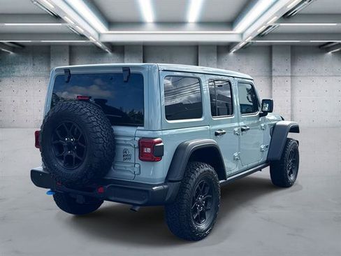 Used 2024 Jeep Wrangler Unlimited image 4