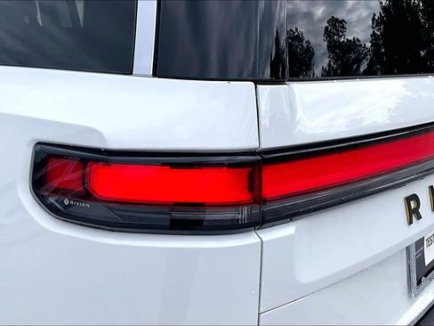 Used 2023 Rivian R1S Launch Edition AWD/4WD image 26