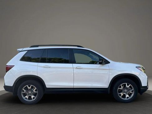 Used 2023 Honda Passport TrailSport image 13