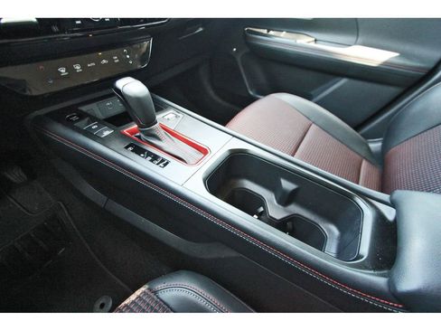 Used 2025 Nissan Kicks SR FWD image 22