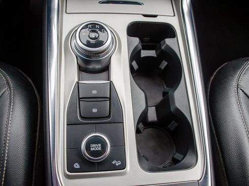 Used 2023 Ford Explorer Limited image 26