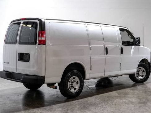 Used 2020 Chevrolet Express 2500 RWD image 12