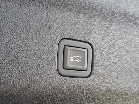 Used 2023 Cadillac Escalade Sport Platinum w/ LPO, ONYX Package AWD/4WD image 27