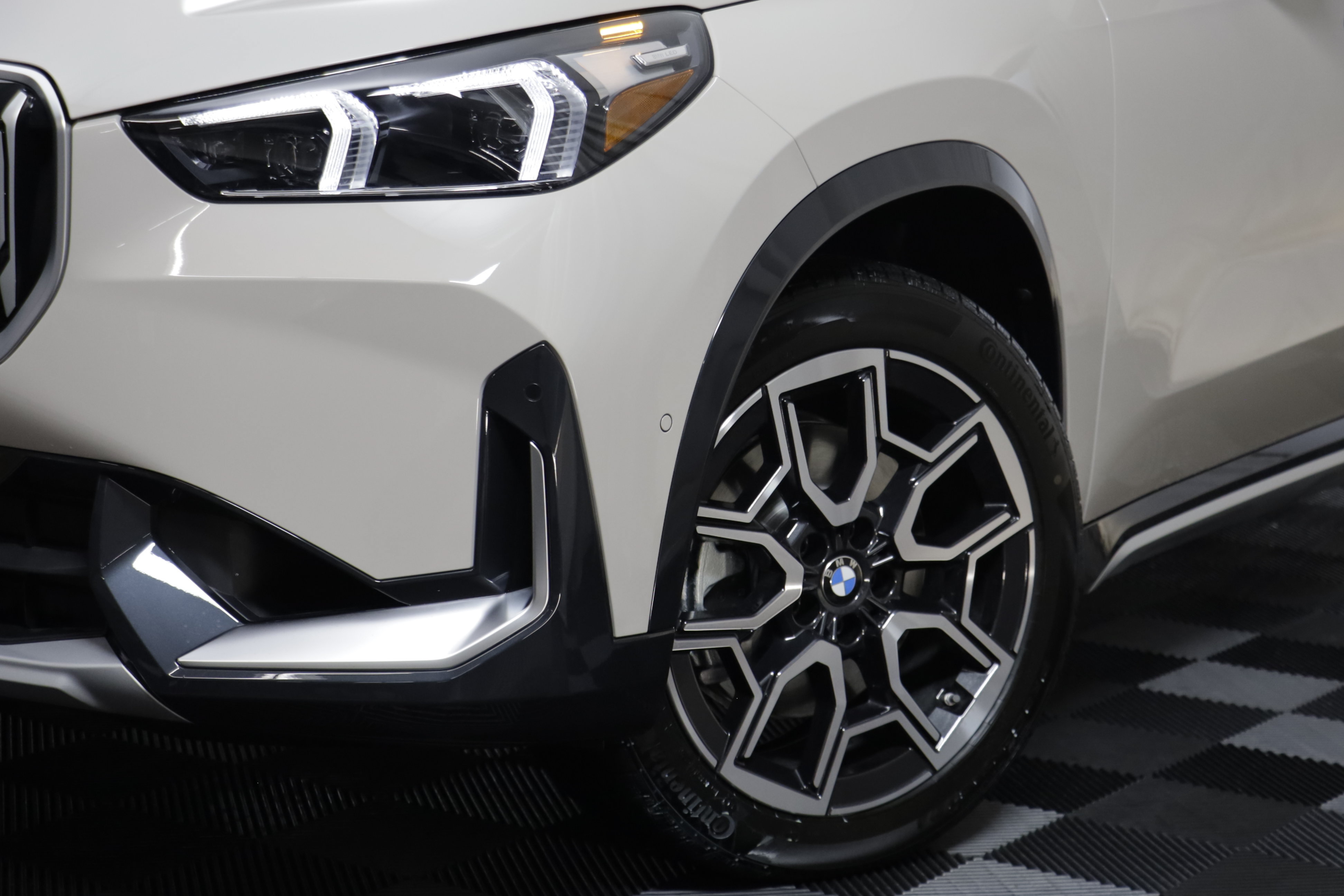 New 2027 BMW X1 xDrive28i AWD/4WD image 4