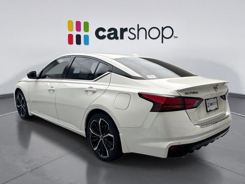 Used 2023 Nissan Altima 2.5 SR w/ SR Premium Package FWD image 3