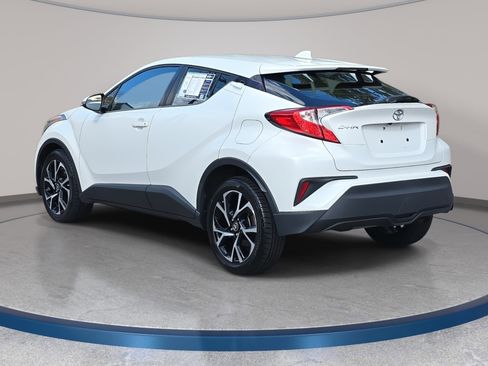 Used 2020 Toyota C-HR XLE image 7