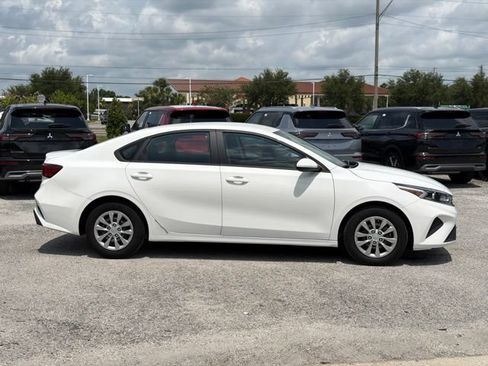 Used 2024 Kia Forte LX FWD image 3