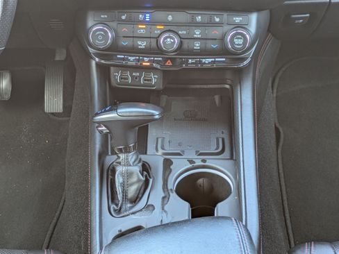 Used 2021 Dodge Durango R/T w/ Blacktop Package RWD image 19