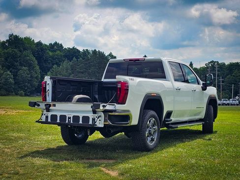 New 2026 GMC Sierra 2500 SLT w/ SLT Premium Package AWD/4WD image 4