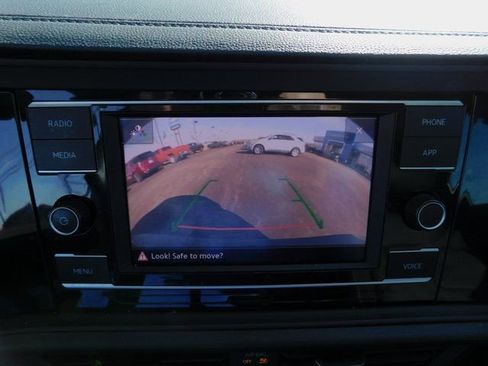 Used 2024 Volkswagen Jetta SE image 34