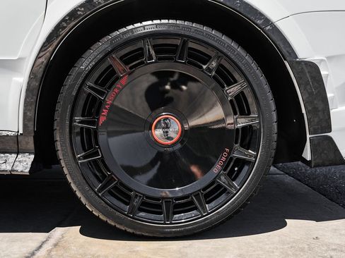 Used 2026 Rolls-Royce Cullinan AWD/4WD image 28