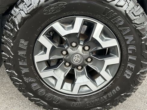 Used 2023 Toyota Tacoma TRD Off-Road image 13