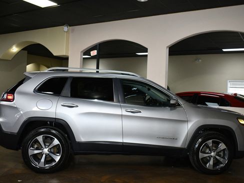 Used 2019 Jeep Cherokee Limited image 52