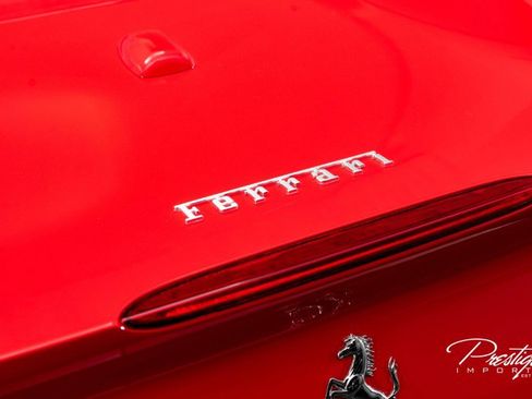 Used 2019 Ferrari Portofino image 20