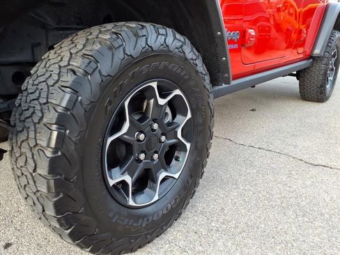 Used 2022 Jeep Wrangler Unlimited Rubicon 4xe w/ Cold Weather Group image 9