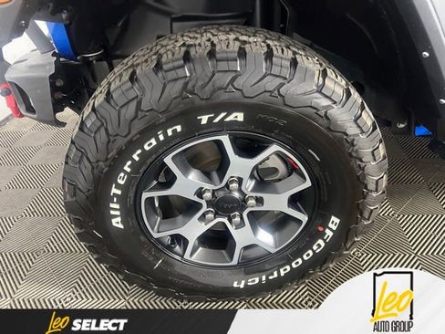 Used 2023 Jeep Wrangler Unlimited Rubicon w/ Cold Weather Group AWD/4WD image 25