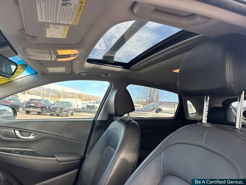 Used 2023 Hyundai Kona Limited image 40