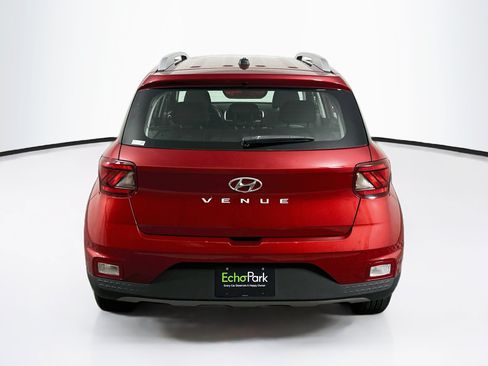 Used 2025 Hyundai Venue SEL FWD image 7