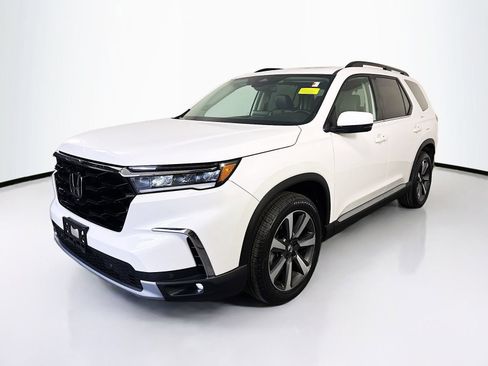 Used 2023 Honda Pilot Elite image 3