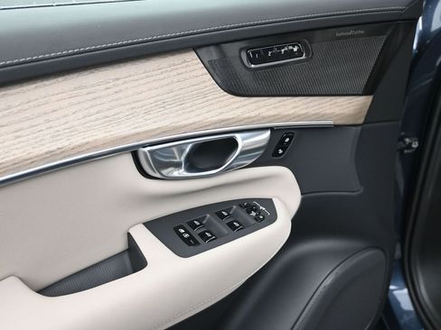 New 2026 Volvo XC90 B6 Plus w/ Protection Package Premier AWD/4WD image 5