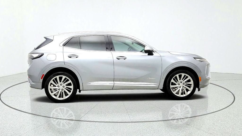 Used 2024 Buick Envision Avenir AWD/4WD image 4